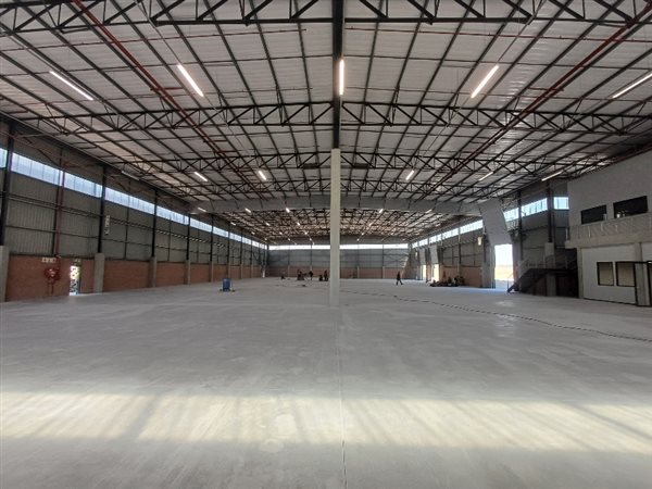 3 703  m² Industrial space