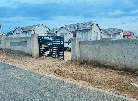 2 Bed House in Witbank Central photo number 1