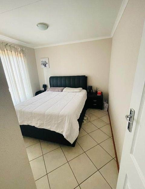 2 Bed House in Witbank Central photo number 8