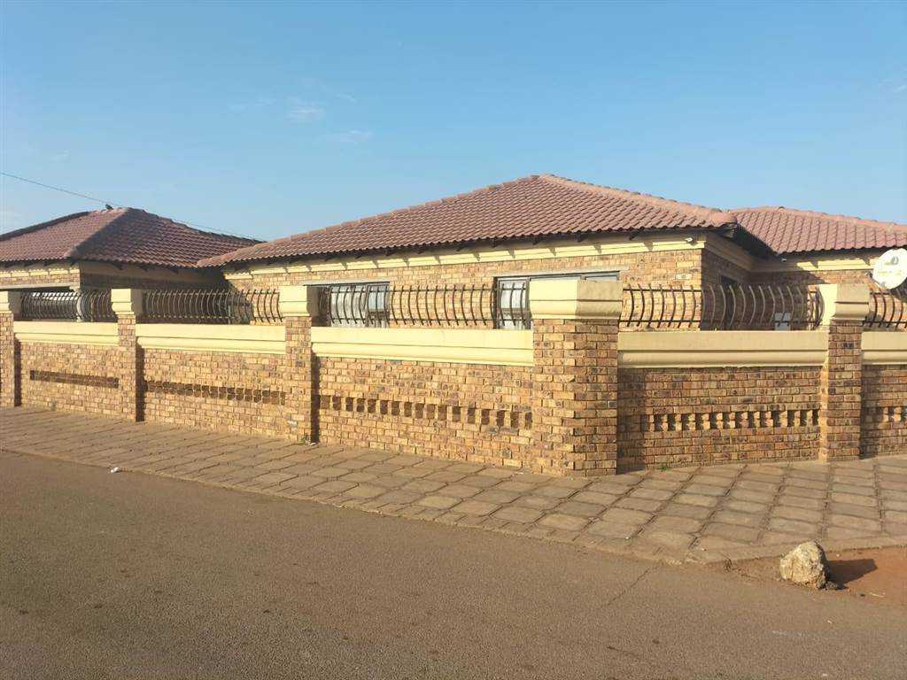 3 Bed House in Kwa Thema photo number 6