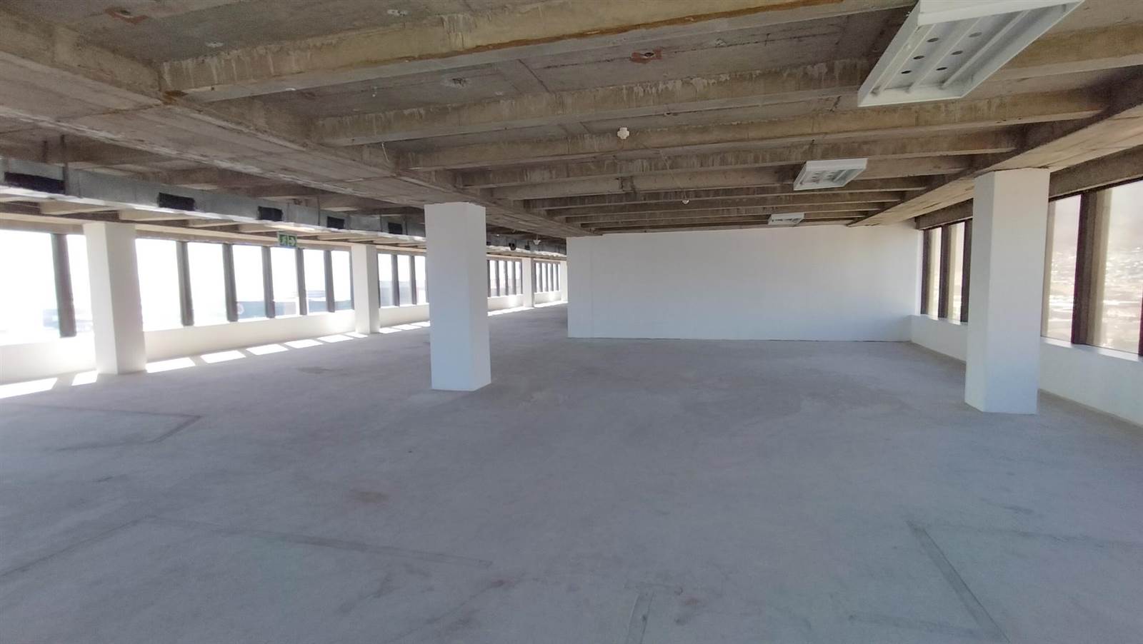 853  m² Office Space in Cape Town City Centre photo number 3