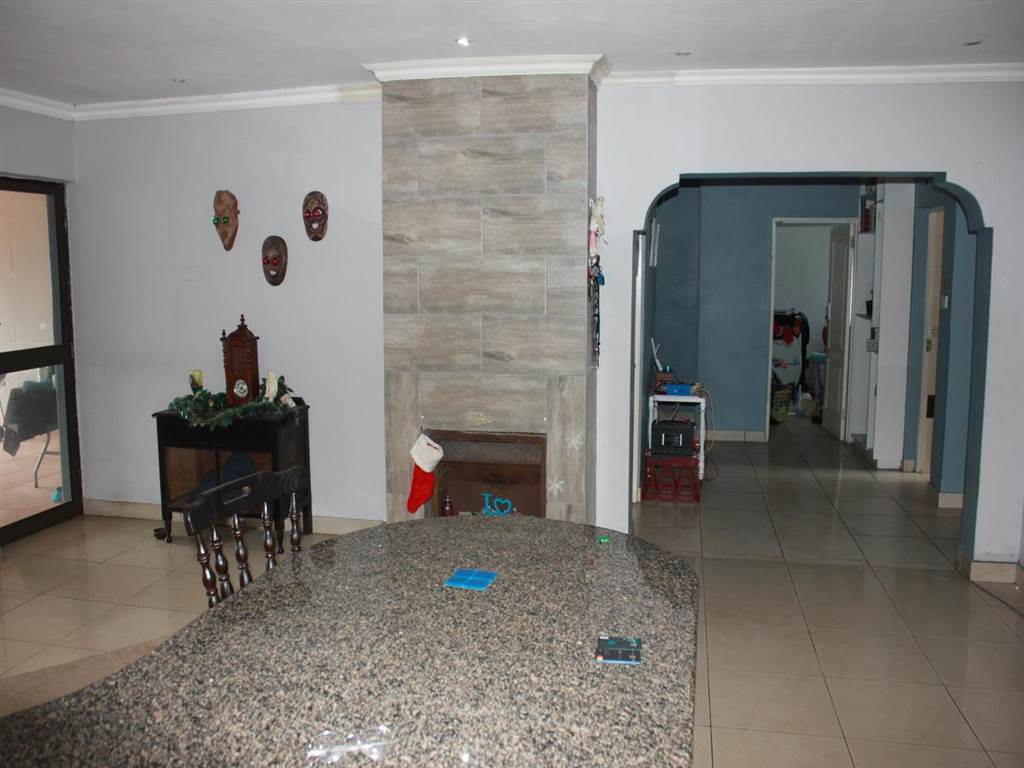4 Bed House in Umkomaas photo number 6
