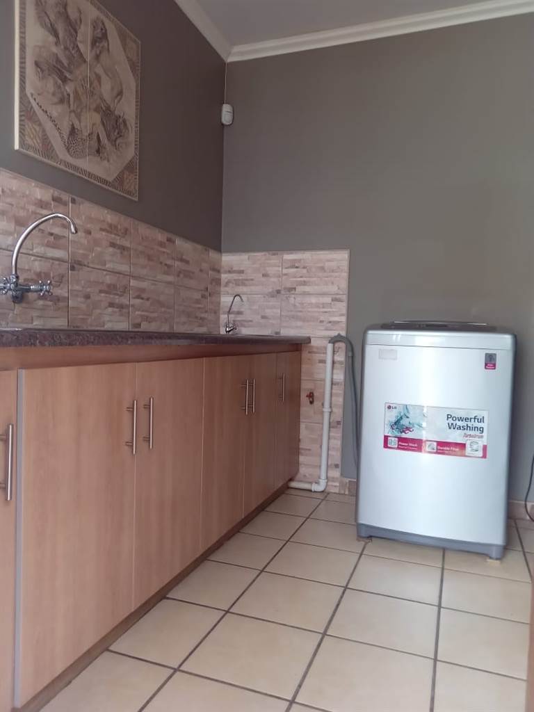 4 Bed House in Kroonstad photo number 11