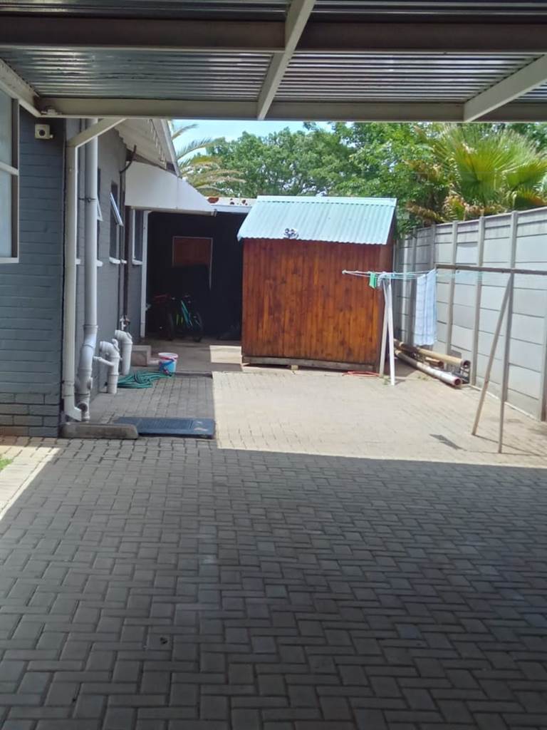 4 Bed House in Kroonstad photo number 25