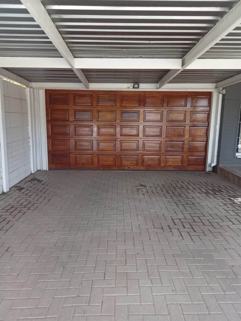 4 Bed House in Kroonstad photo number 23