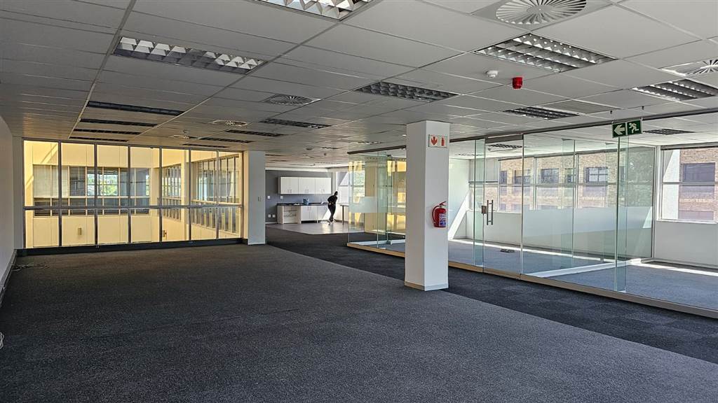 497  m² Office Space in Bedfordview photo number 3