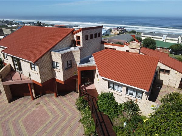 3 Bed House in Outeniqua Strand