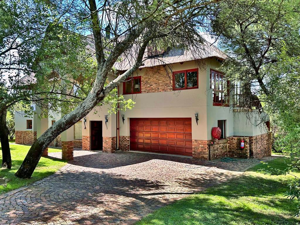 6 Bed House in Sasolburg photo number 3