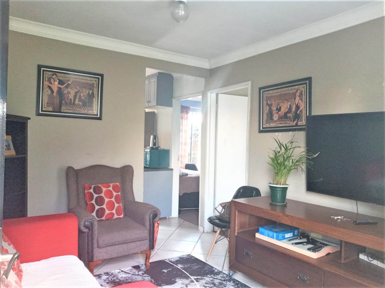 2 Bed House in Riverlea photo number 3