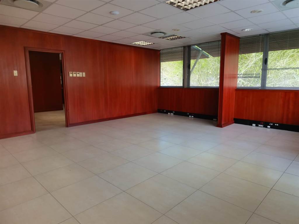 154  m² Commercial space in La Lucia photo number 9