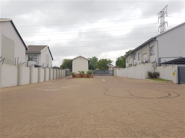 3 Bedroom Townhouse 3 Bedroom Townhouse
