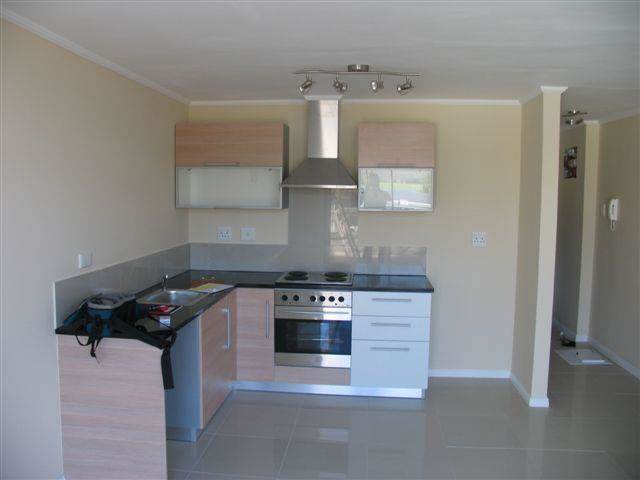 2 Bed Apartment in Gansbaai and surrounds photo number 3