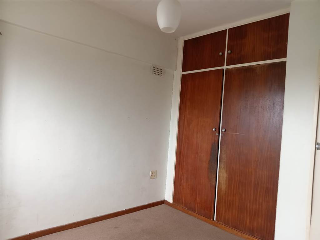 3 Bed Apartment in Pinetown Central photo number 21
