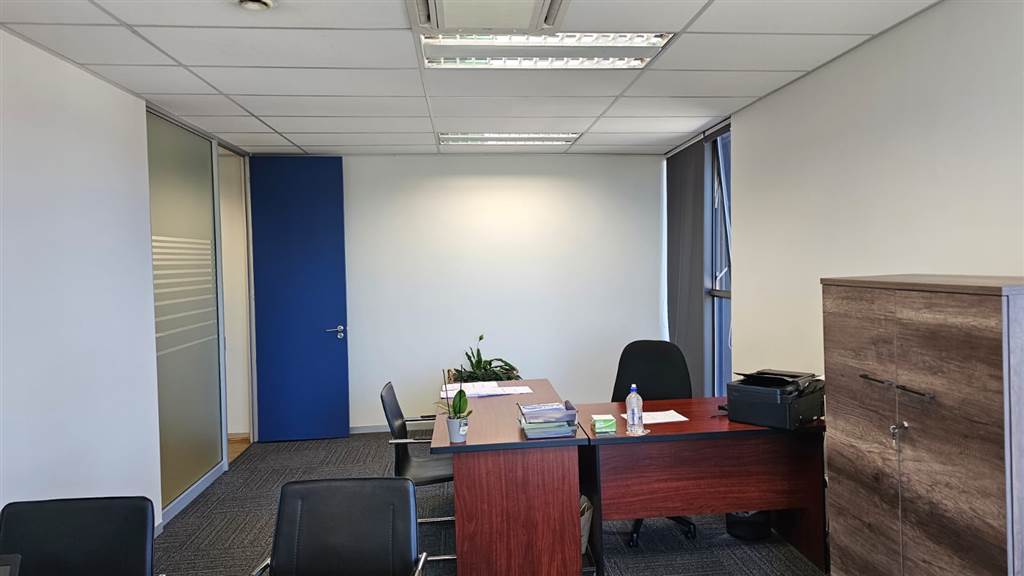 293  m² Office Space in Bedfordview photo number 12