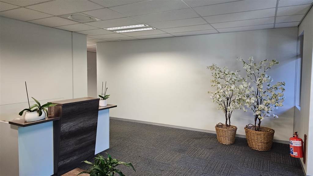293  m² Office Space in Bedfordview photo number 5