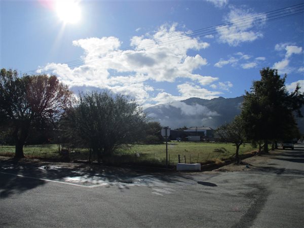 2729 m² Land available in Porterville