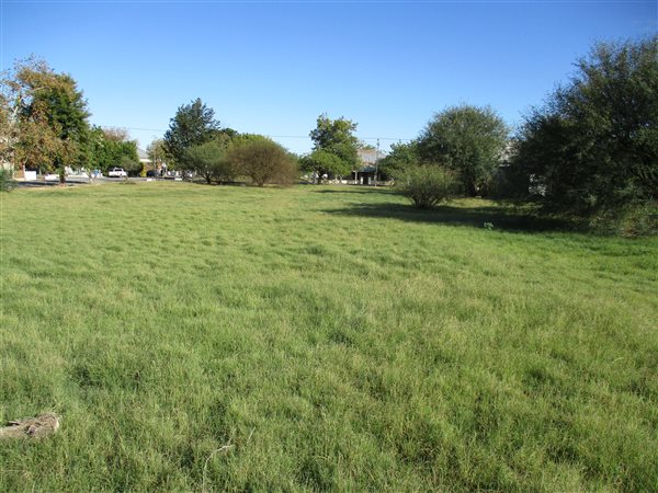 2 729 m² Land