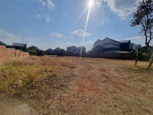 660 m² Land