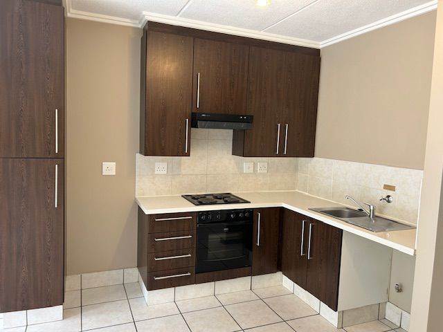 Bachelor apartment in Lonehill photo number 6