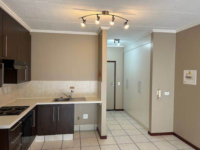 Bachelor apartment in Lonehill photo number 3