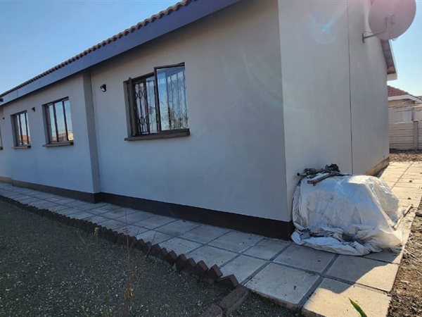 3 Bedroom House 3 Bedroom House