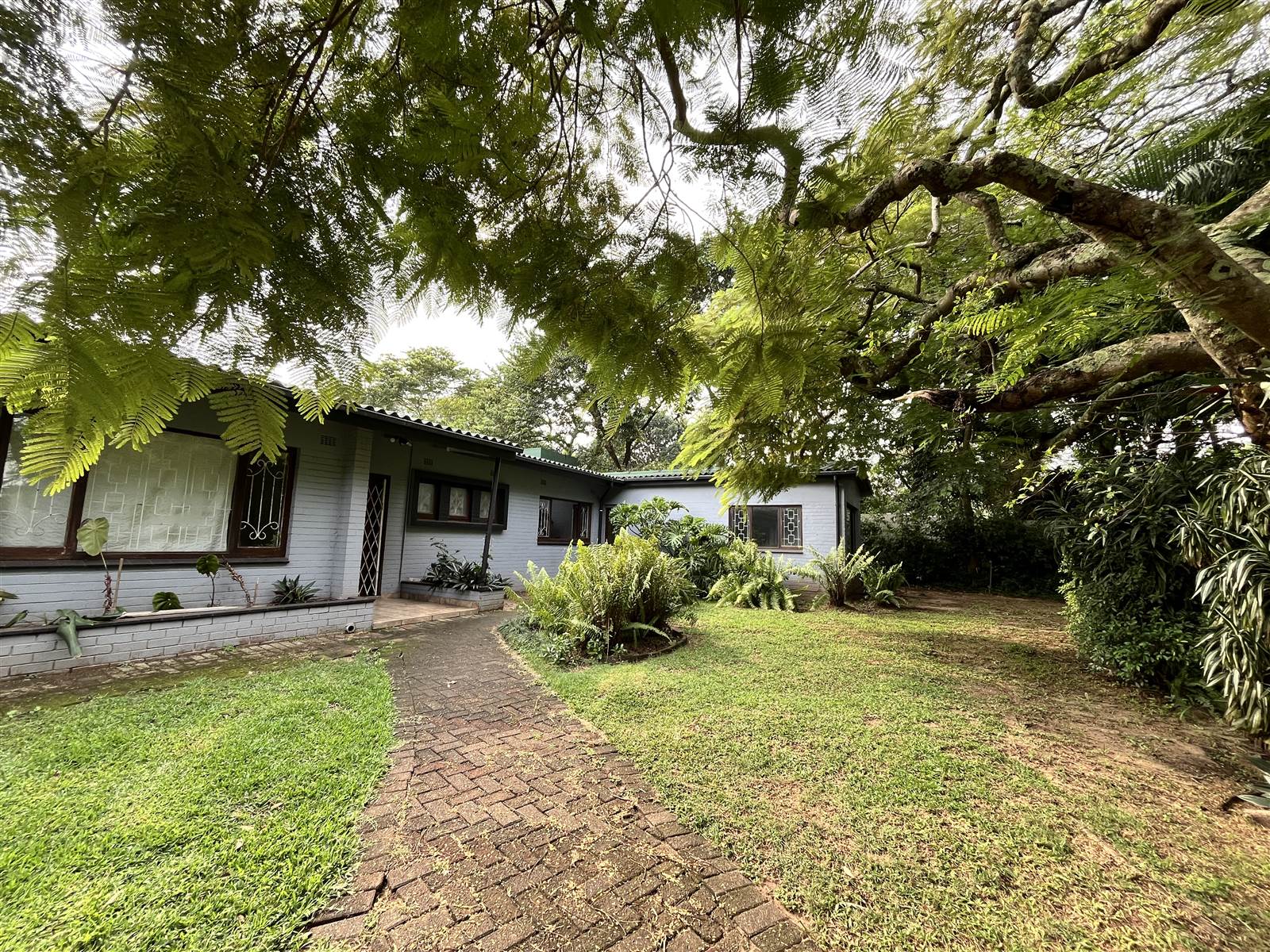 3.5 Bed House in Umtentweni photo number 9