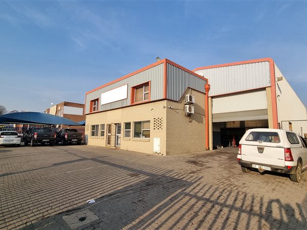 800  m² Industrial space