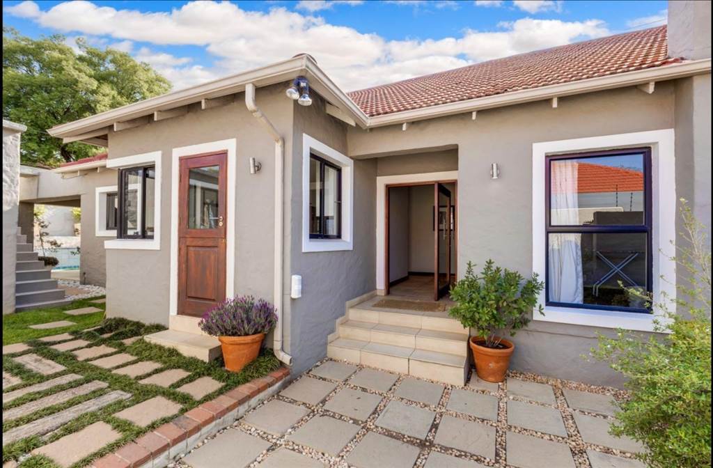 4 Bed House in Parkhurst photo number 5