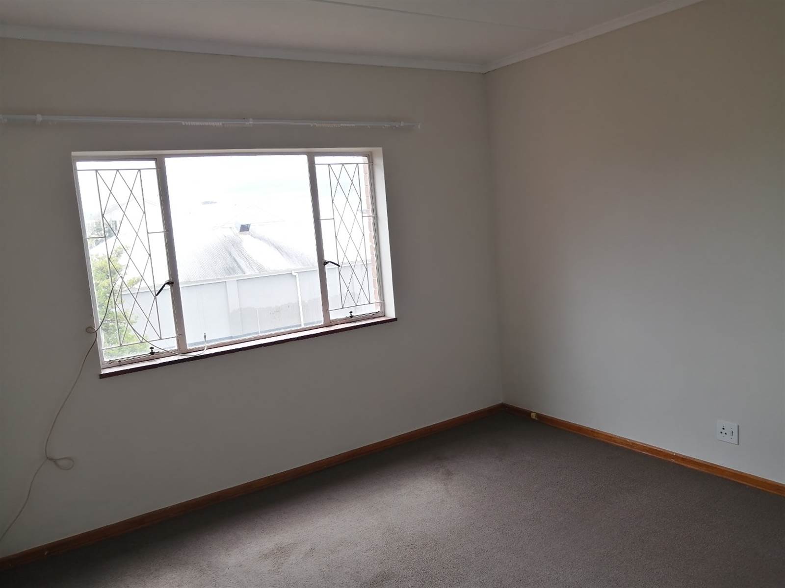 2 Bed Apartment in Grahamstown Central photo number 9