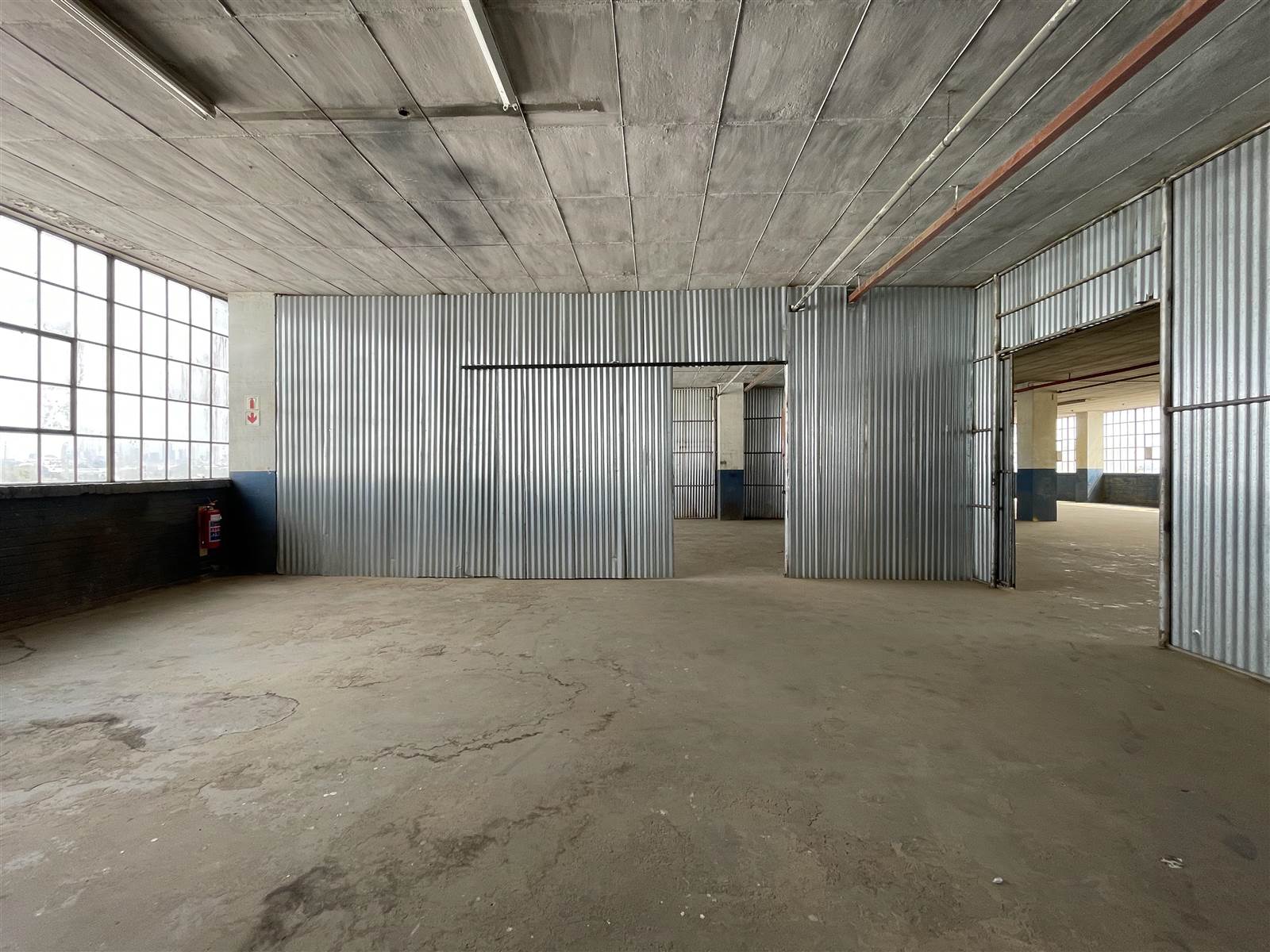 998  m² Industrial space in Electron photo number 16