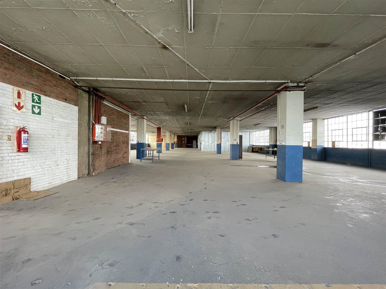 998  m² Industrial space in Electron photo number 3