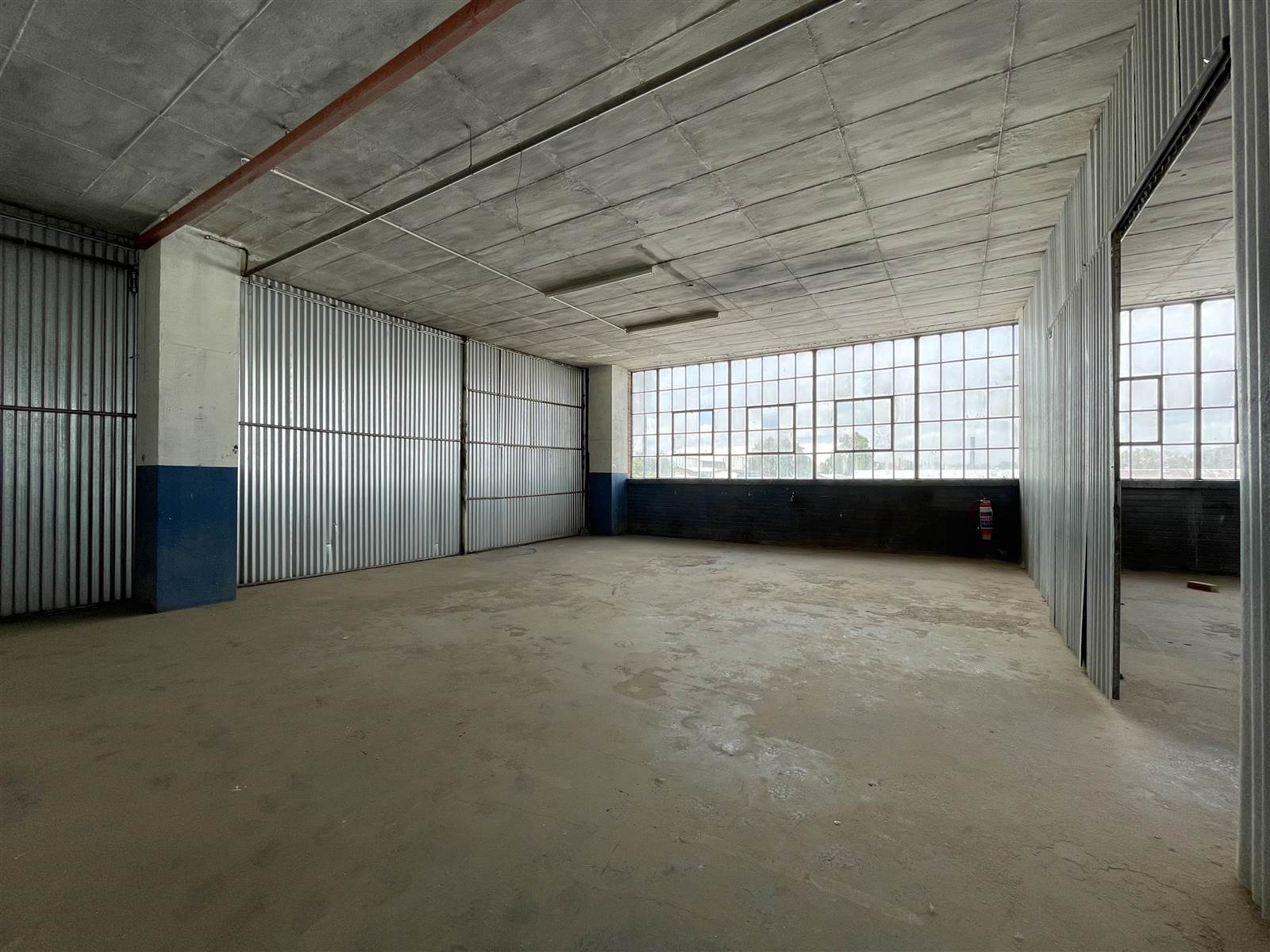 998  m² Industrial space in Electron photo number 13