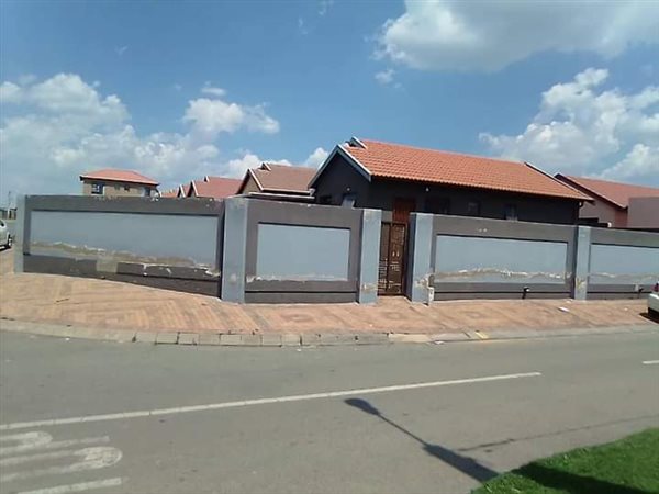 2 Bedroom House 2 Bedroom House