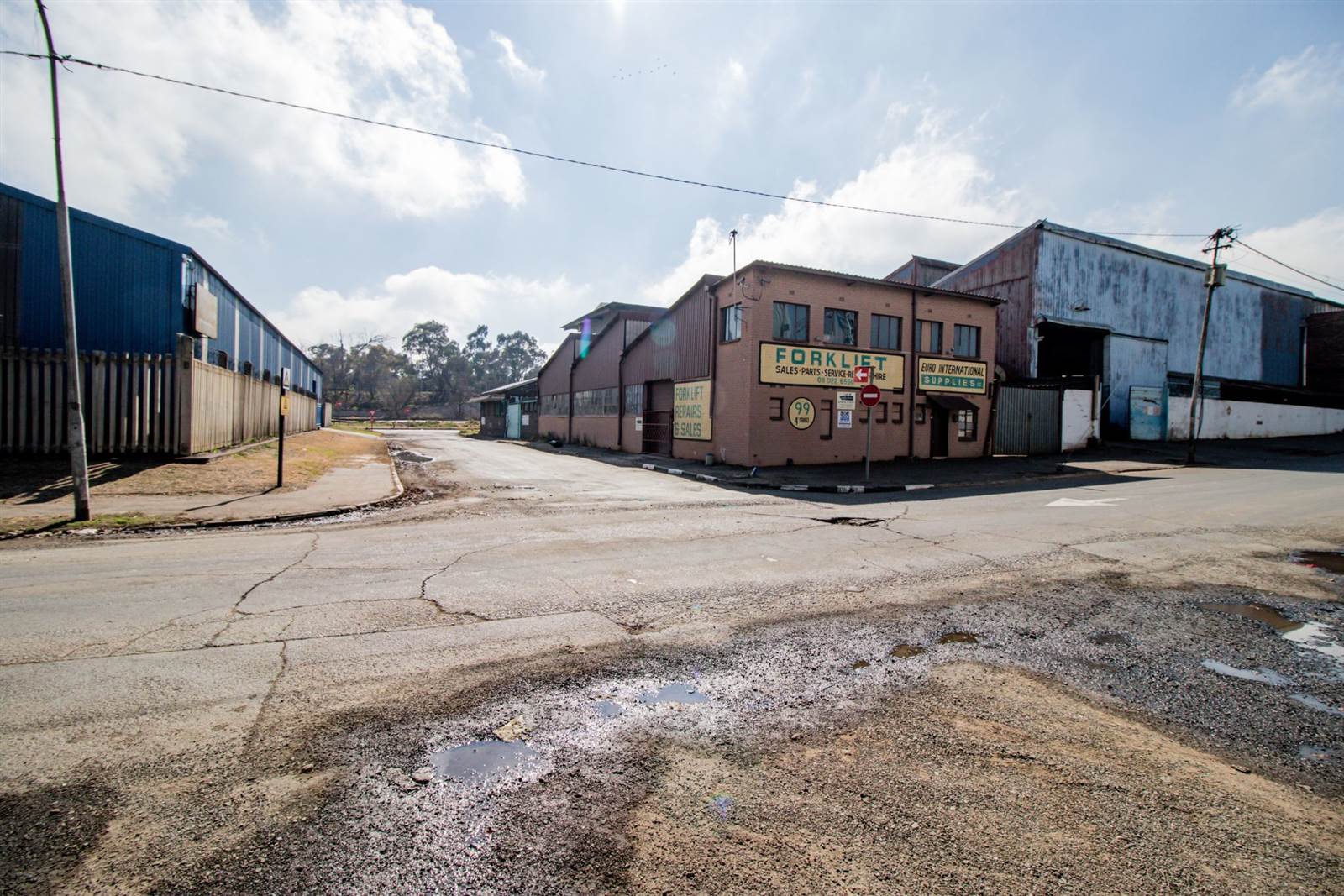 450  m² Industrial space in Booysens Reserve photo number 13