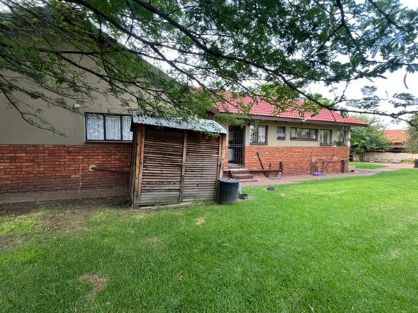 7 Bed House in Witbank Central