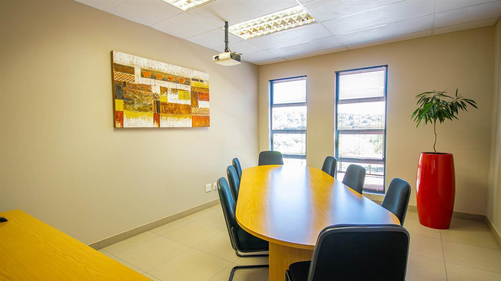 1200  m² Commercial space in Garsfontein photo number 8