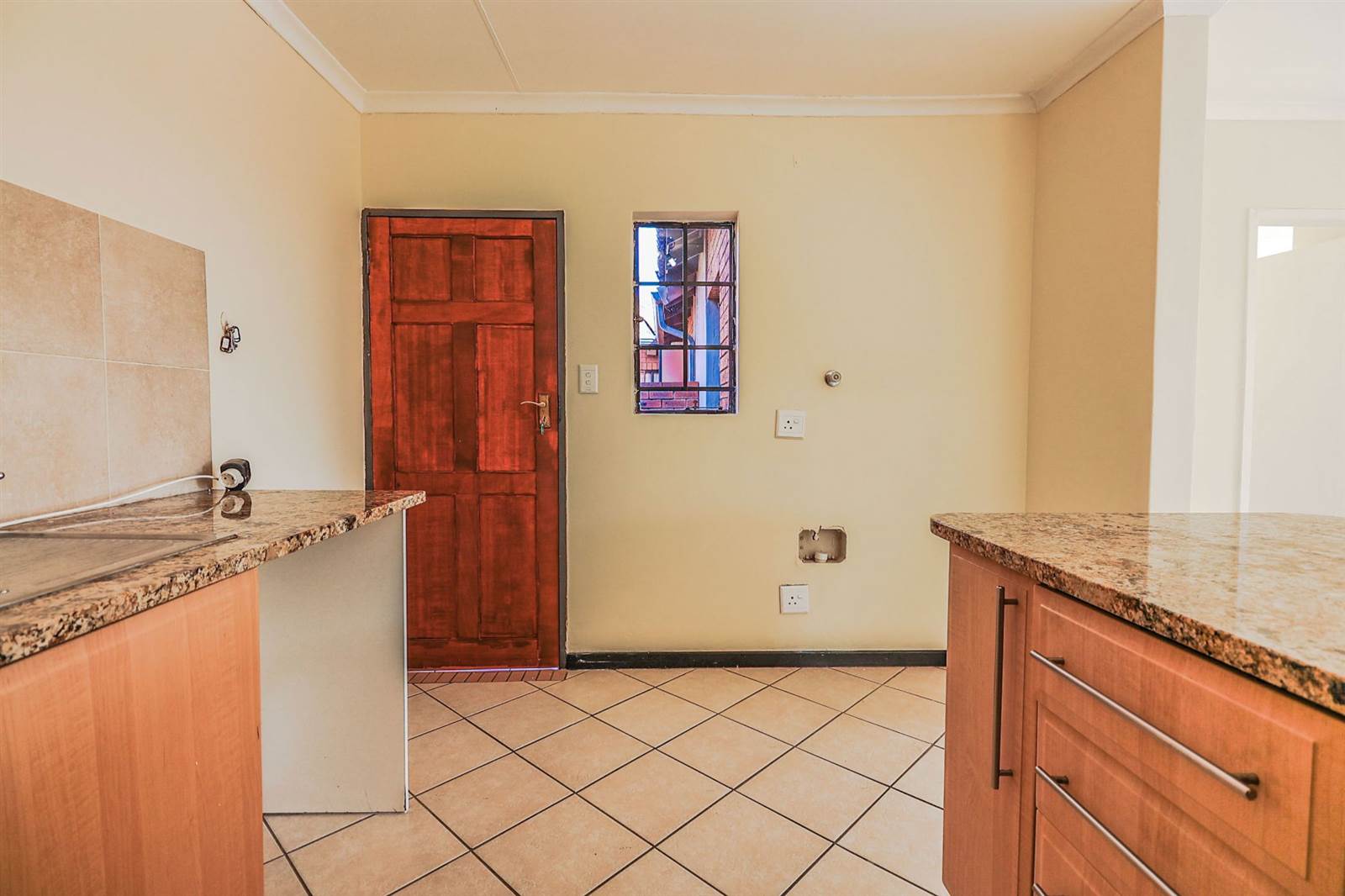 3 Bed Townhouse in Mooikloof Ridge photo number 18