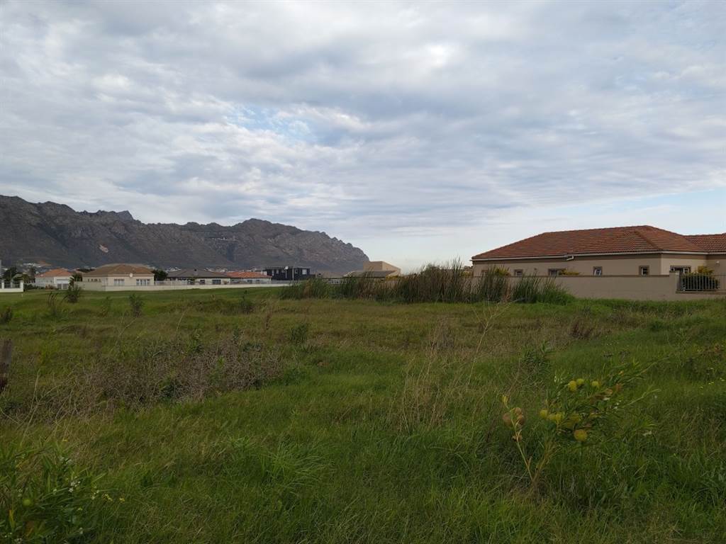 502 m² Land available in Fairview Golf Estate photo number 1