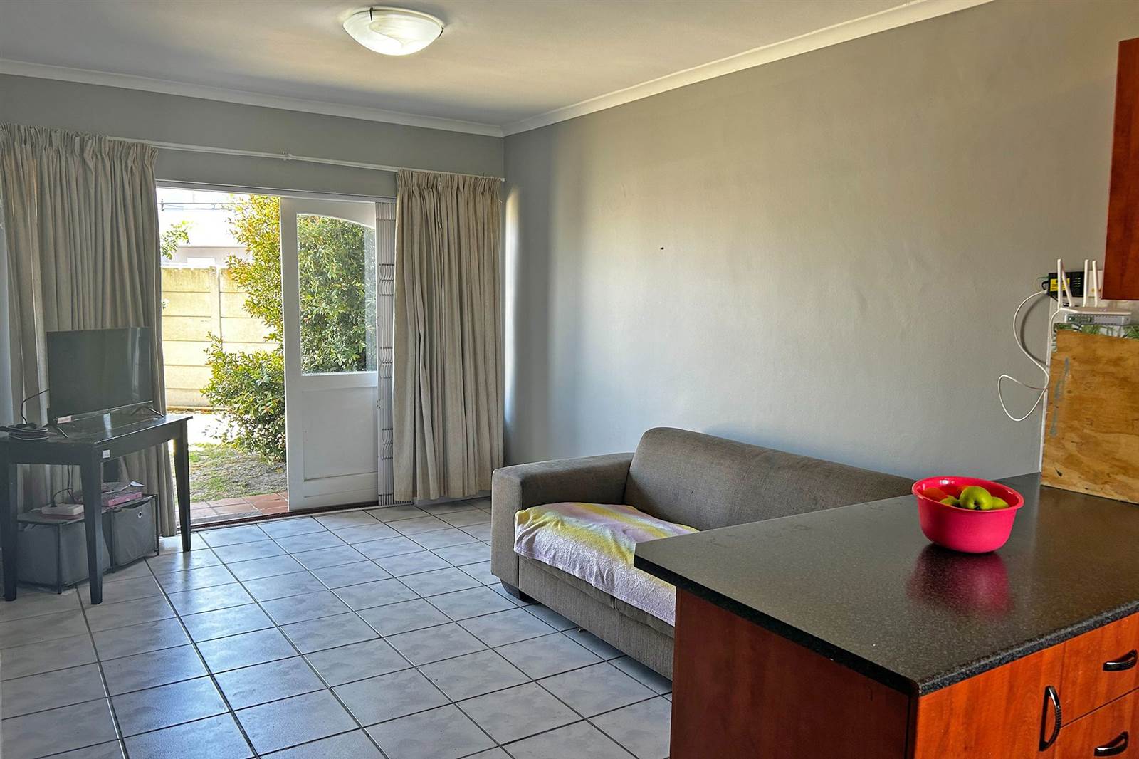 2 Bed Apartment in Parklands photo number 3