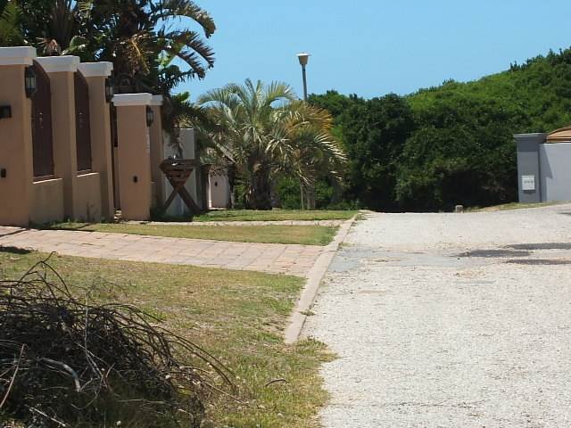 711 m² Land available in St Francis Bay photo number 13