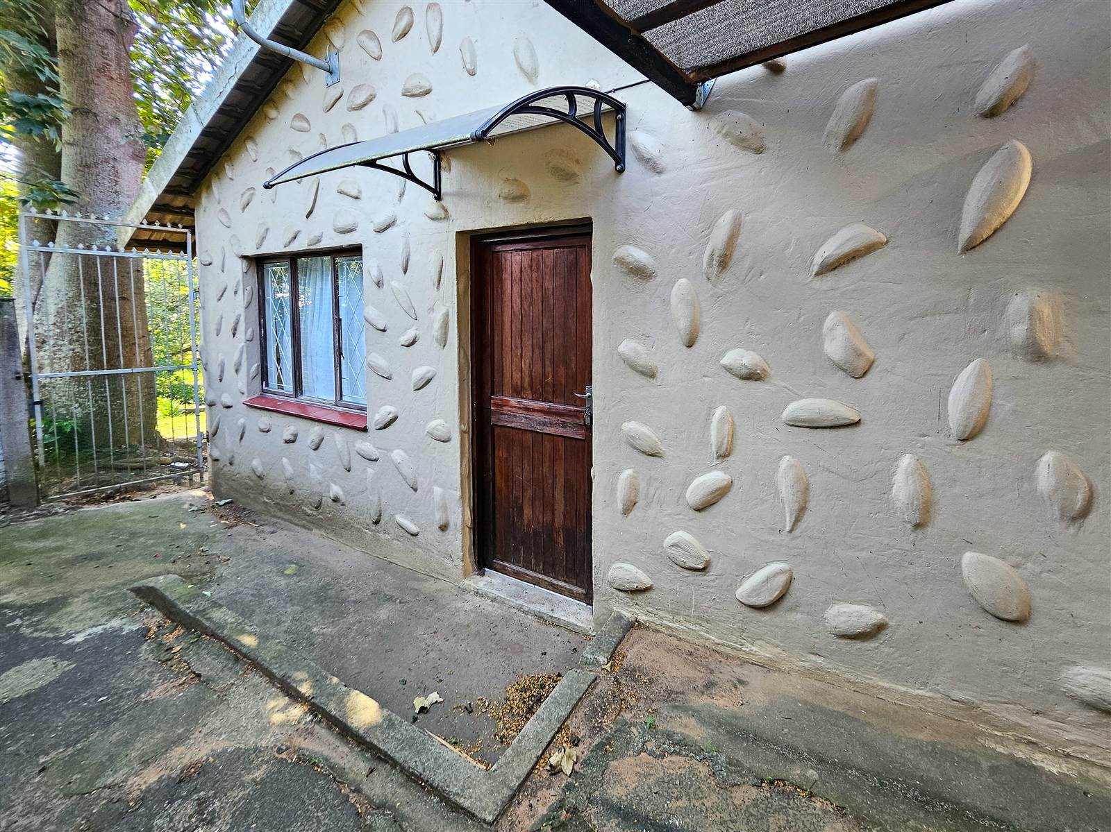1 Bed Garden Cottage in Amanzimtoti photo number 2