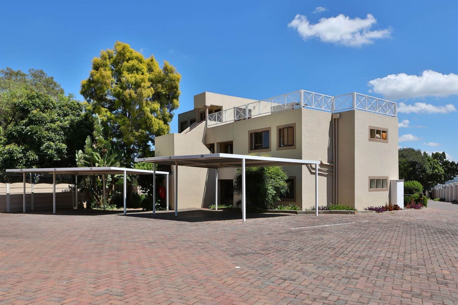 2 Bed Apartment in Craighall photo number 18