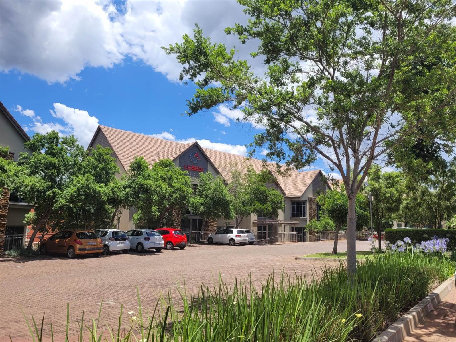 325  m² Commercial space in Doringkloof photo number 3