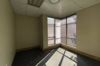 325  m² Commercial space in Doringkloof photo number 10