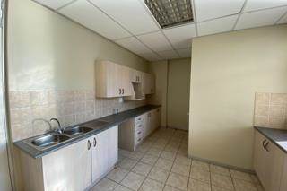 325  m² Commercial space in Doringkloof photo number 5