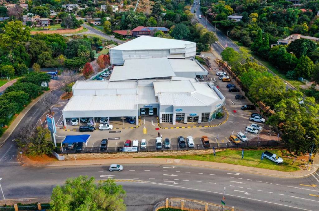 4296  m² Commercial space in Constantia Kloof photo number 1