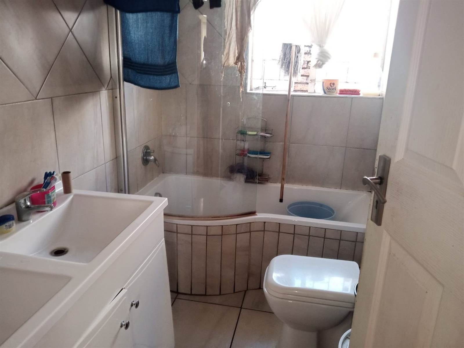 2 Bed Townhouse in Krugersdorp Central photo number 4