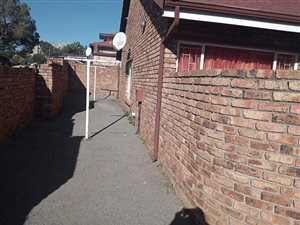 2 Bed Townhouse in Krugersdorp Central