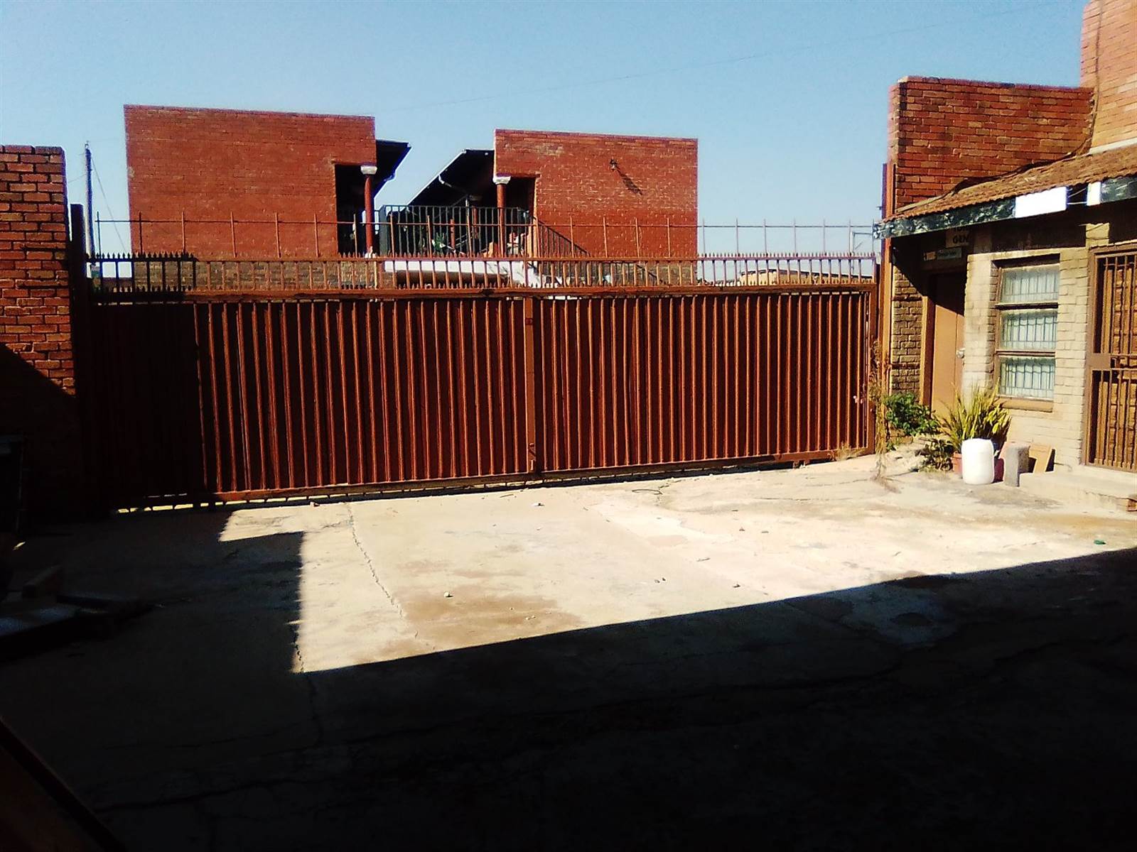 Commercial space in Tembisa photo number 1