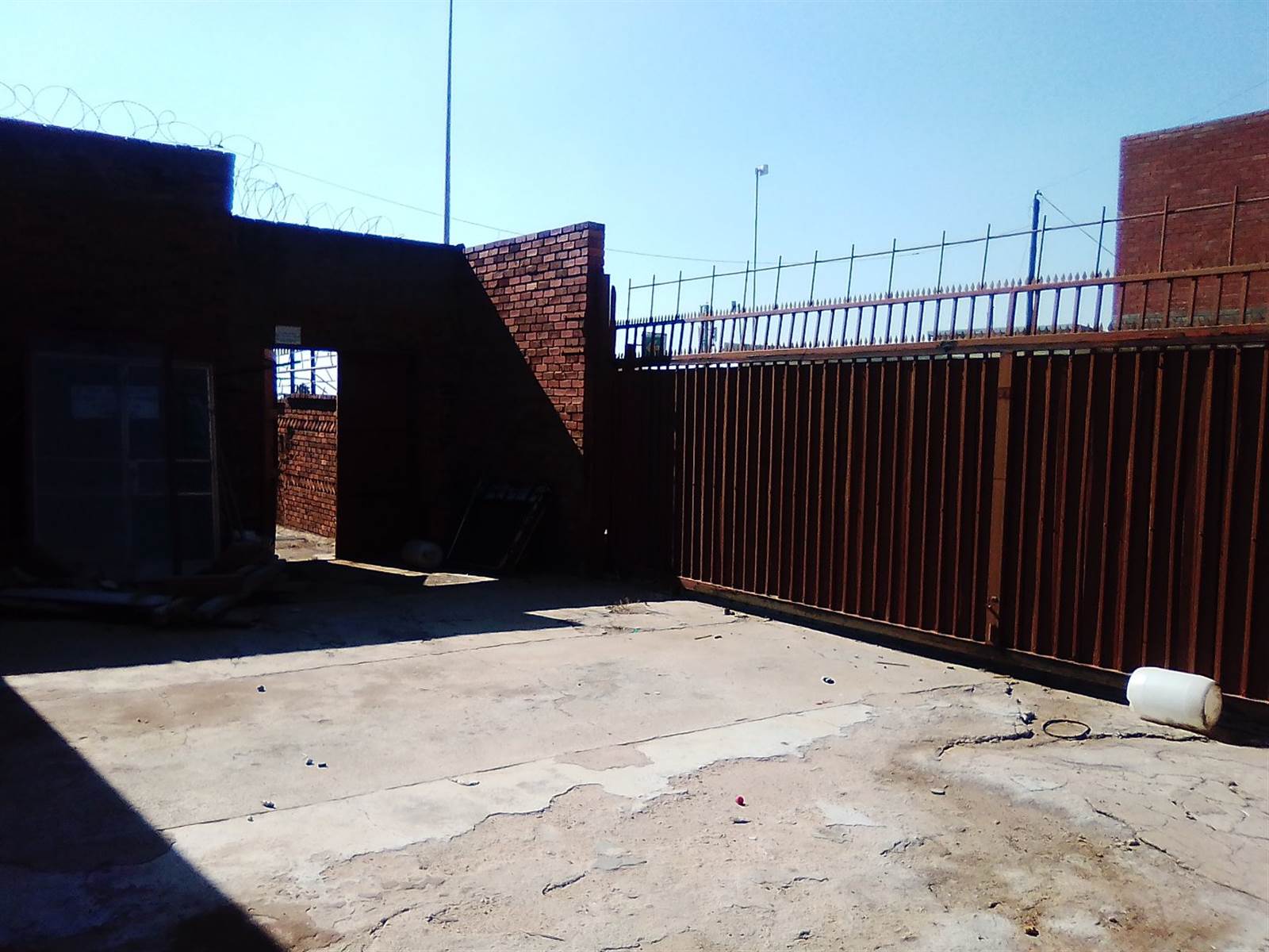 Commercial space in Tembisa photo number 9